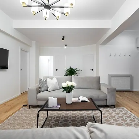 Spectacular Terrace Sunny 5br 3ba - Location