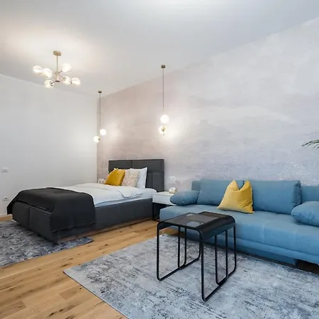 Spectacular Terrace Sunny 5br 3ba - Location