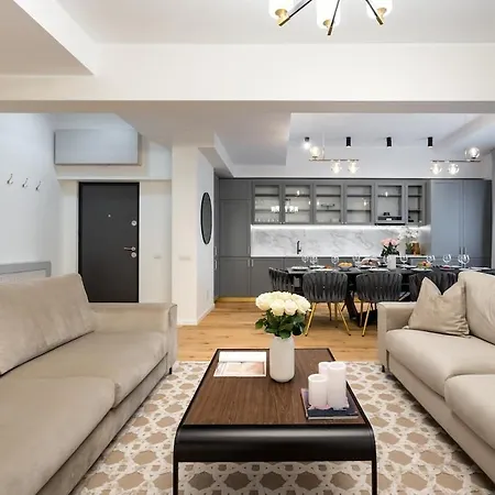 Spectacular Terrace Sunny 5br 3ba - Location Apartamento Bucareste