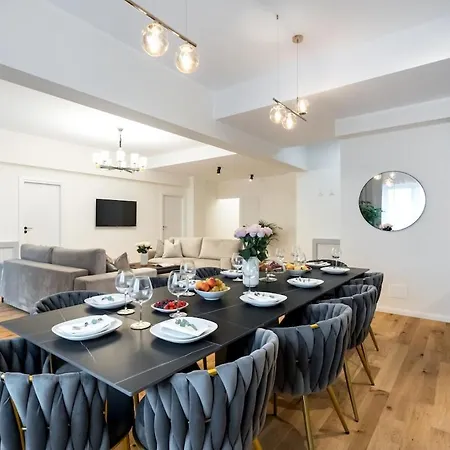 Spectacular Terrace Sunny 5br 3ba - Location Apartamento Bucareste