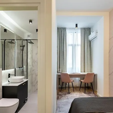 Appartamento Spectacular Terrace Sunny 5br 3ba - Location Bucarest