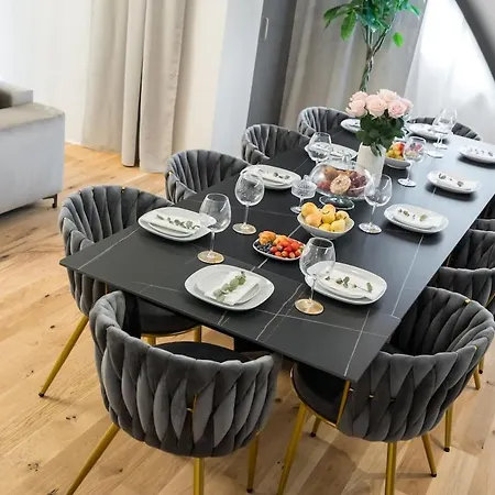 Spectacular Terrace Sunny 5br 3ba - Location * Bucharest