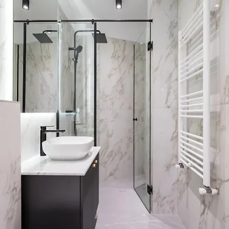 Spectacular Terrace Sunny 5br 3ba - Location *