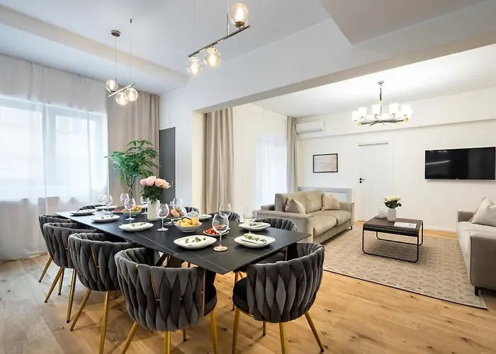 Spectacular Terrace Sunny 5br 3ba - Location Apartman *