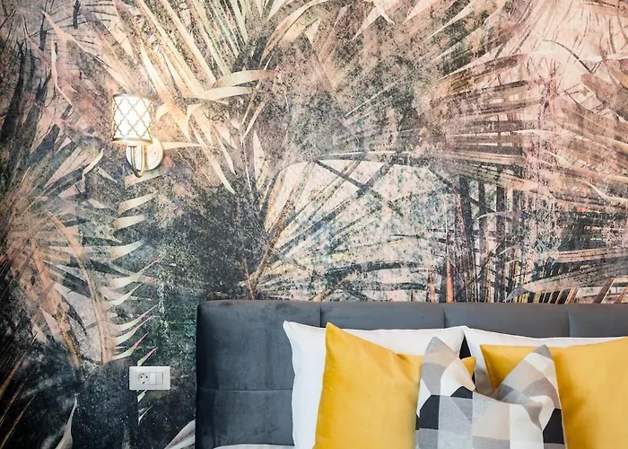 Spectacular Terrace Sunny 5br 3ba - Location Apartman Bukarest