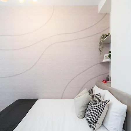 Spectacular Terrace Sunny 5br 3ba - Location * Bukarest