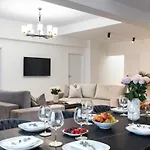 Spectacular Terrace Sunny 5br 3ba - Location Apartament *
