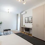 Apartament Spectacular Terrace Sunny 5br 3ba - Location *