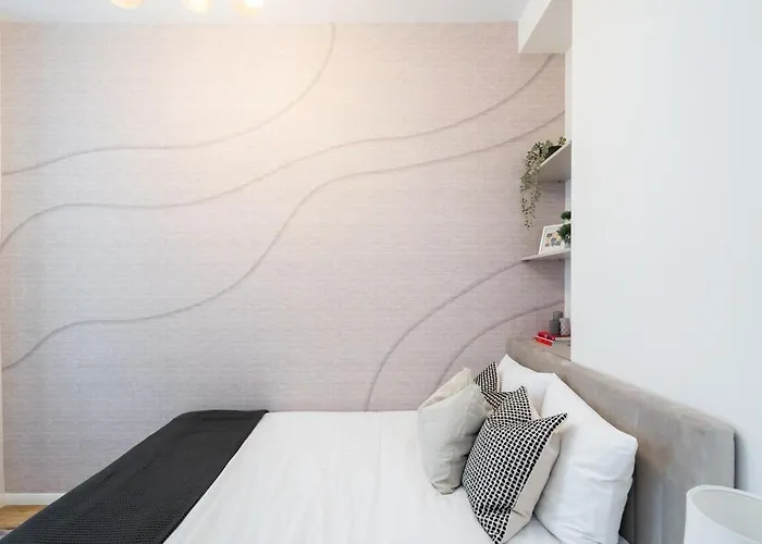 Spectacular Terrace Sunny 5br 3ba - Location * Bucureşti