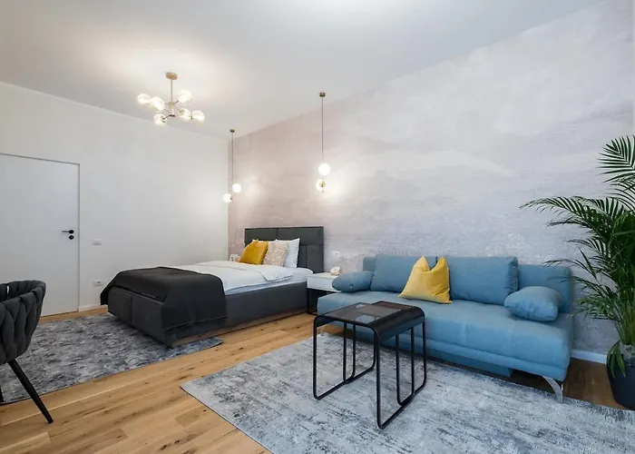 Spectacular Terrace Sunny 5br 3ba - Location