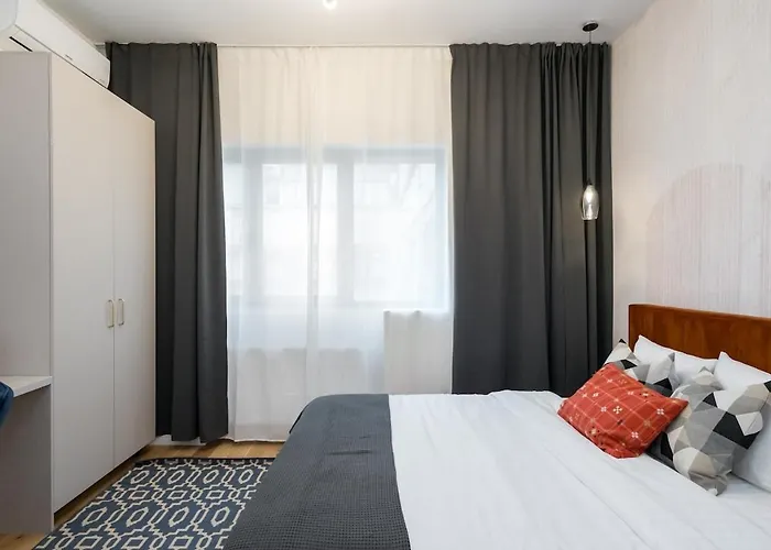 Spectacular Terrace Sunny 5br 3ba - Location