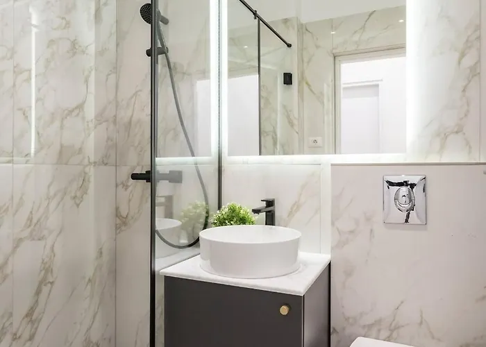 Spectacular Terrace Sunny 5br 3ba - Location * Bucureşti